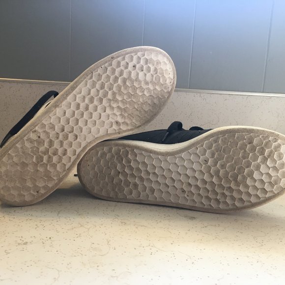 (COMBO) Mens Adidas Shoes, and matching crewneck - 8.5 - Picture 3 of 9